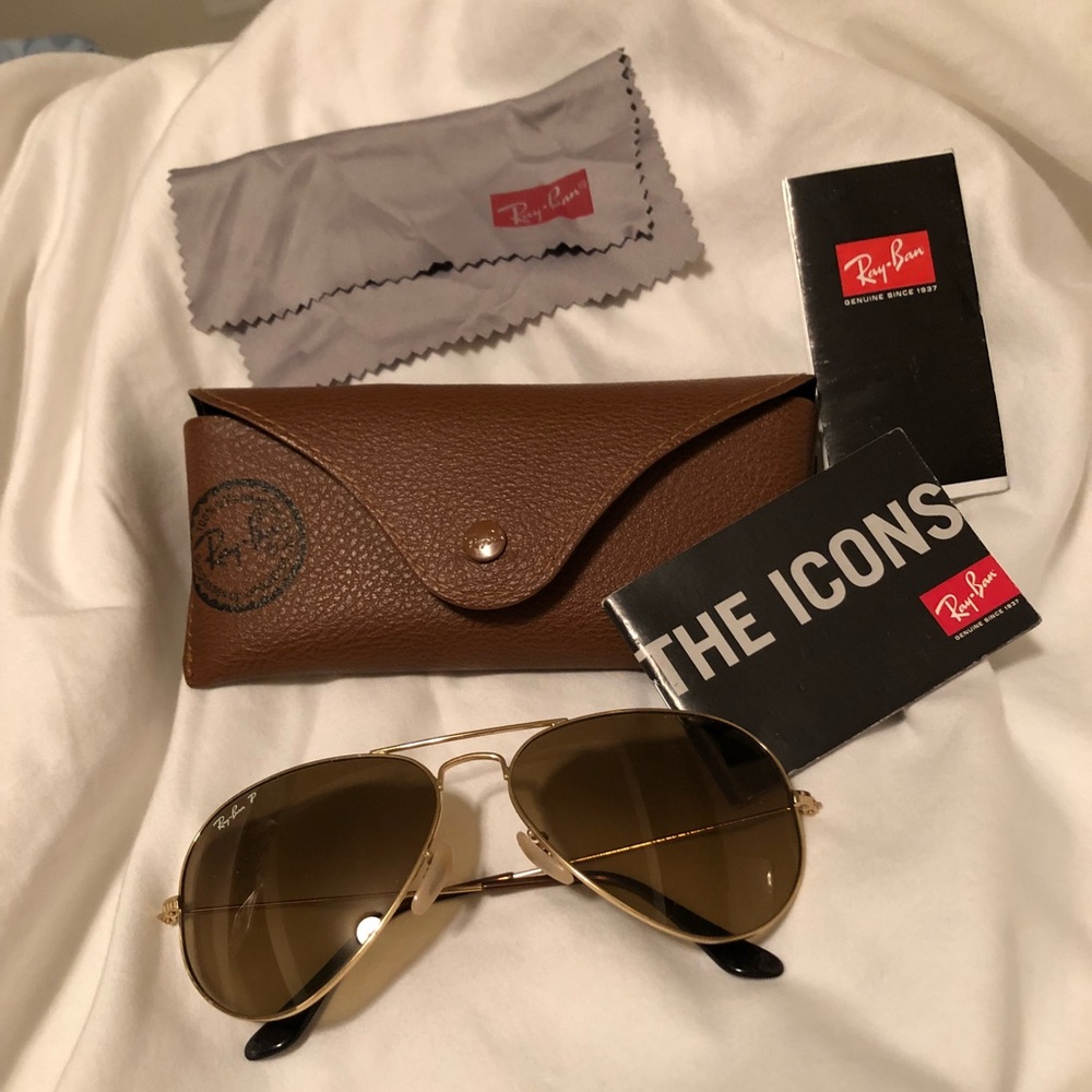 Polarized Rayban aviators.